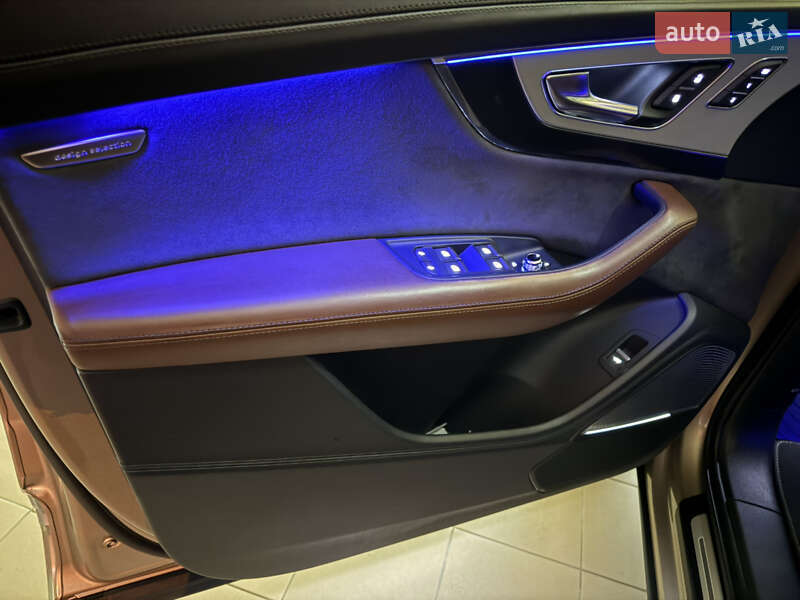 Внедорожник / Кроссовер Audi Q7 2019 в Киеве