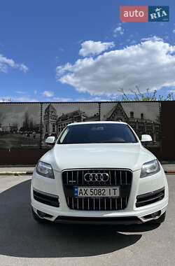 Внедорожник / Кроссовер Audi Q7 2015 в 