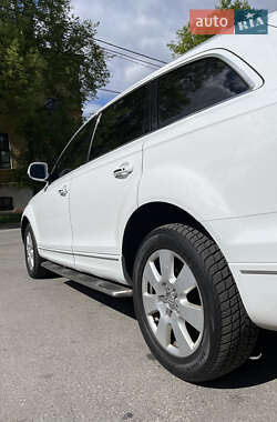 Внедорожник / Кроссовер Audi Q7 2015 в 