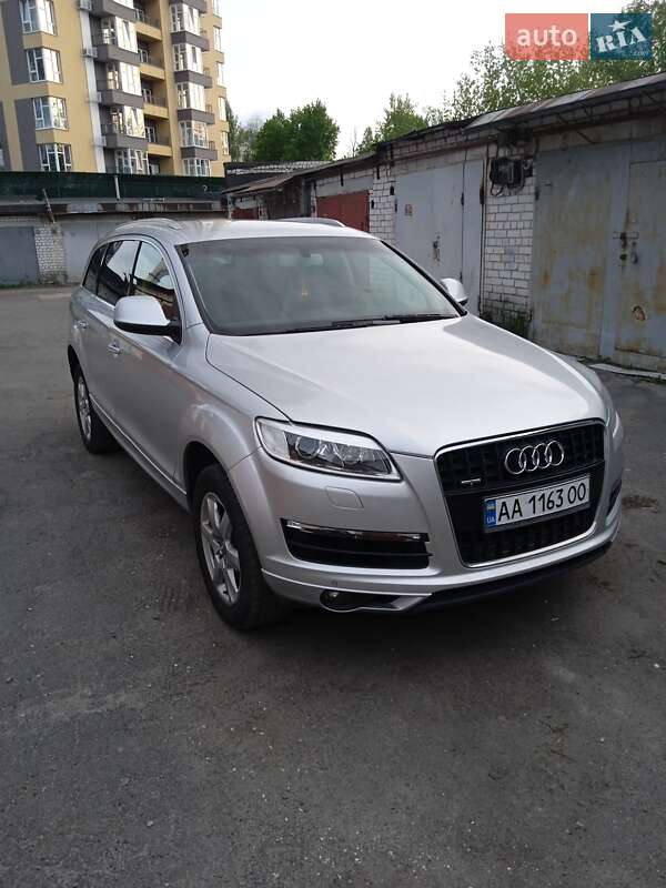 Внедорожник / Кроссовер Audi Q7 2011 в Киеве