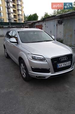 Внедорожник / Кроссовер Audi Q7 2011 в 
