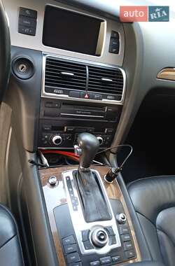 Внедорожник / Кроссовер Audi Q7 2011 в 