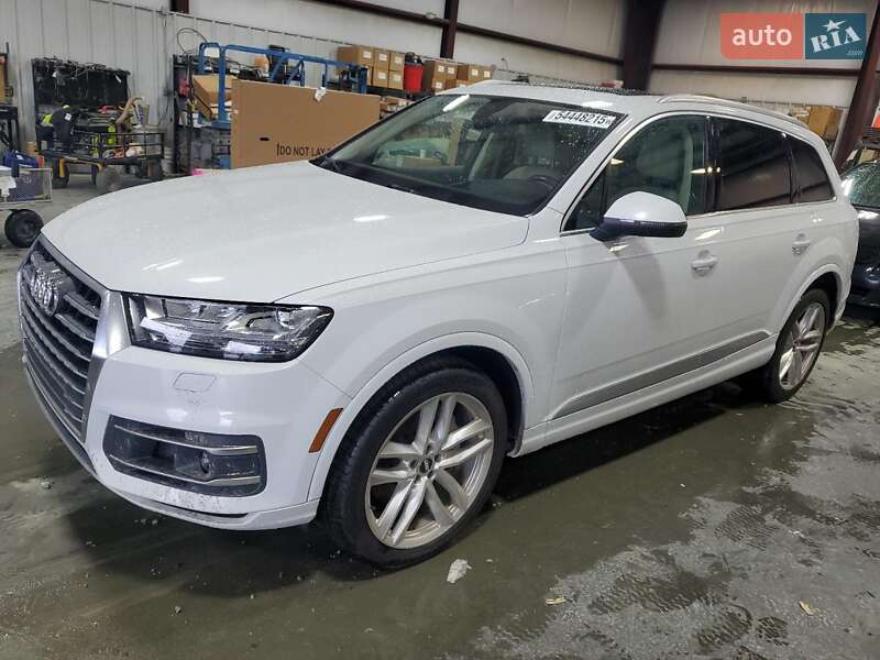 Позашляховик / Кросовер Audi Q7 2018 в 