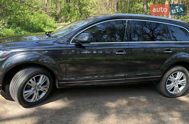Позашляховик / Кросовер Audi Q7 2010 в 