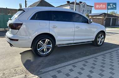 Позашляховик / Кросовер Audi Q7 2013 в 