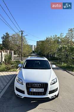 Позашляховик / Кросовер Audi Q7 2013 в 
