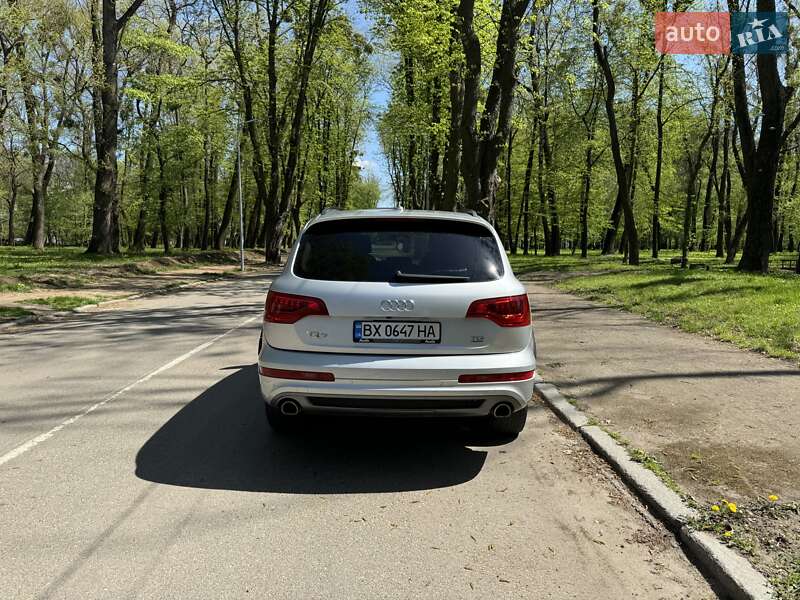 Внедорожник / Кроссовер Audi Q7 2013 в Черновцах
