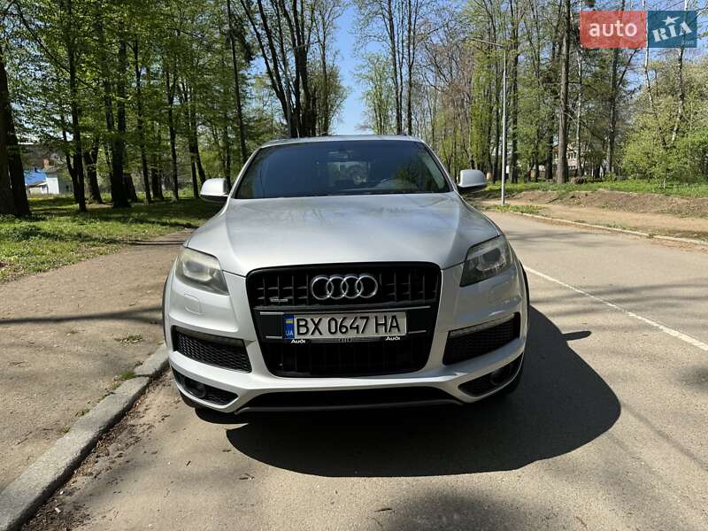 Внедорожник / Кроссовер Audi Q7 2013 в Черновцах