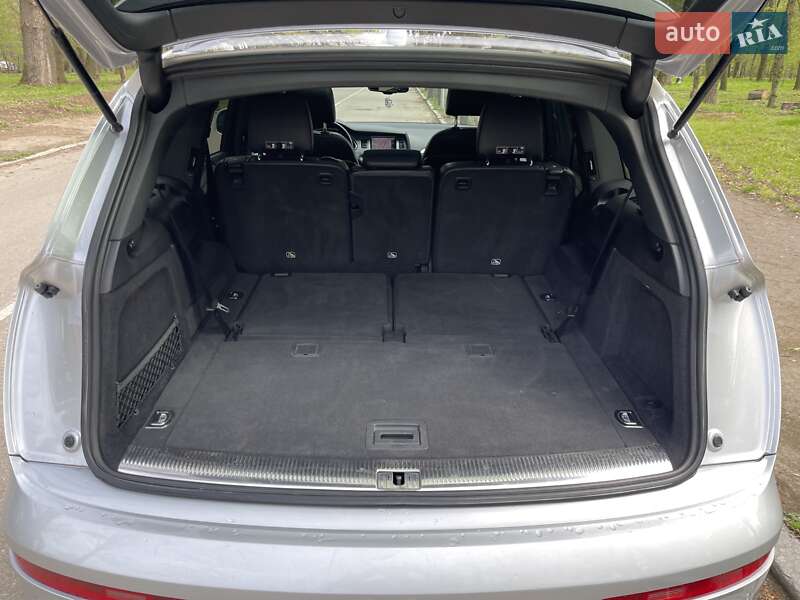 Внедорожник / Кроссовер Audi Q7 2013 в Черновцах