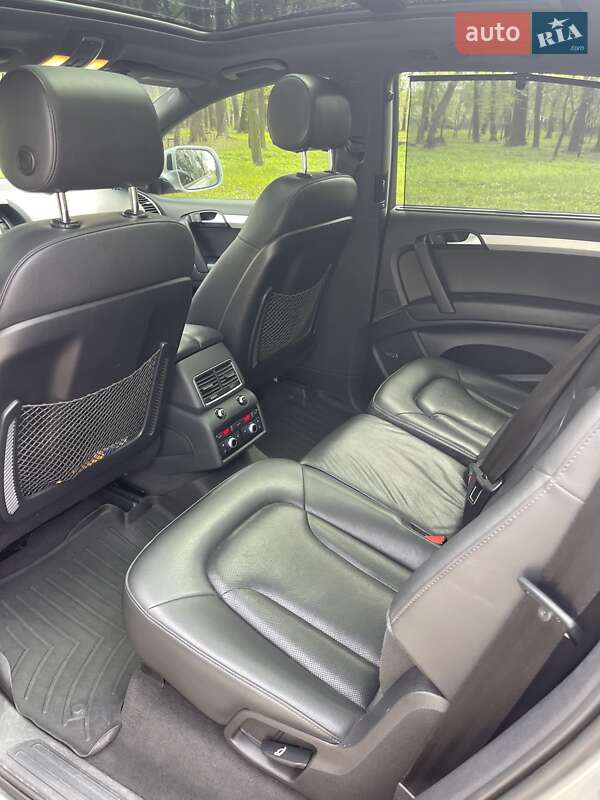 Внедорожник / Кроссовер Audi Q7 2013 в Черновцах