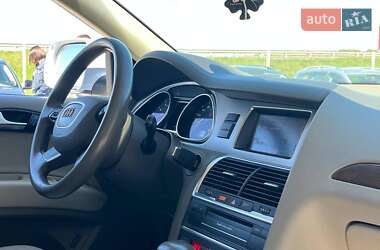 Позашляховик / Кросовер Audi Q7 2012 в 