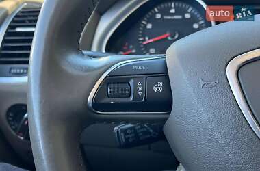 Позашляховик / Кросовер Audi Q7 2012 в 