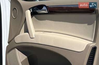 Позашляховик / Кросовер Audi Q7 2012 в 