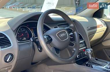 Позашляховик / Кросовер Audi Q7 2012 в 