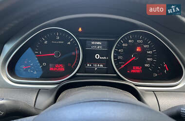 Позашляховик / Кросовер Audi Q7 2010 в 