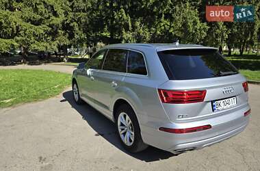 Внедорожник / Кроссовер Audi Q7 2018 в 