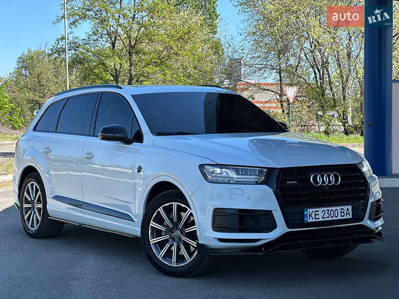 Внедорожник / Кроссовер Audi Q7 2016 в Днепре