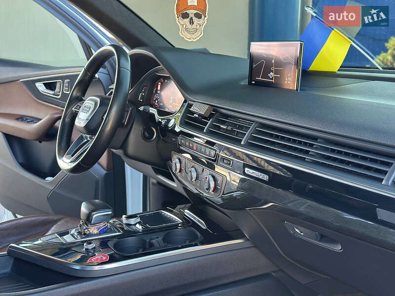 Внедорожник / Кроссовер Audi Q7 2016 в Днепре