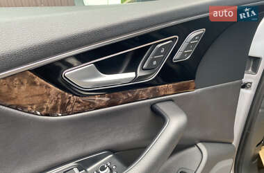 Внедорожник / Кроссовер Audi Q7 2017 в 