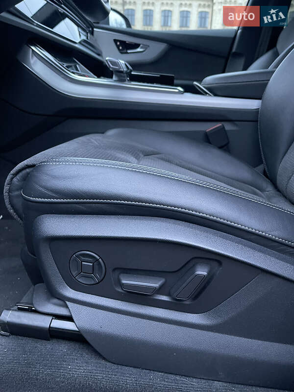 Внедорожник / Кроссовер Audi Q7 2022 в Киеве