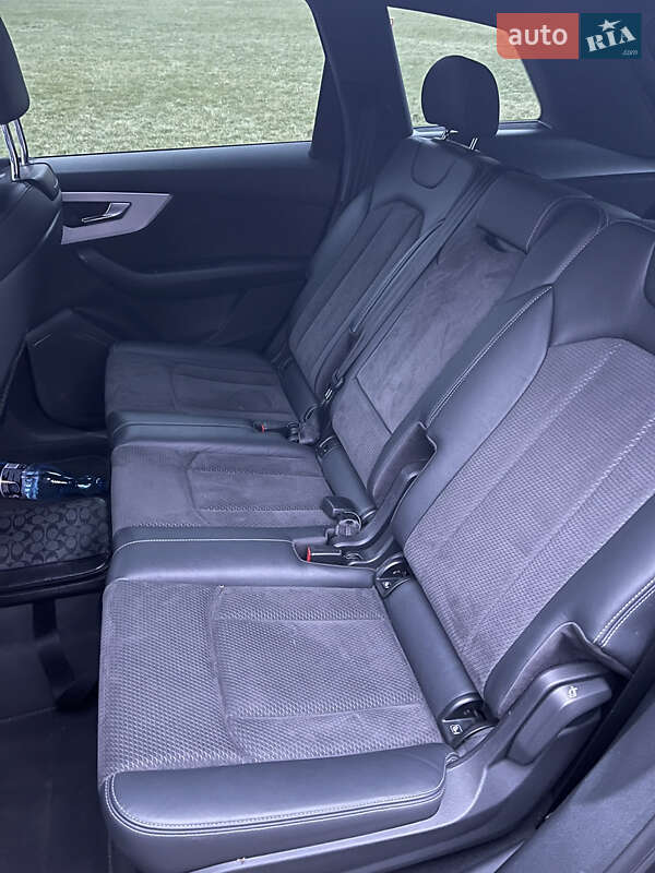 Внедорожник / Кроссовер Audi Q7 2022 в Киеве