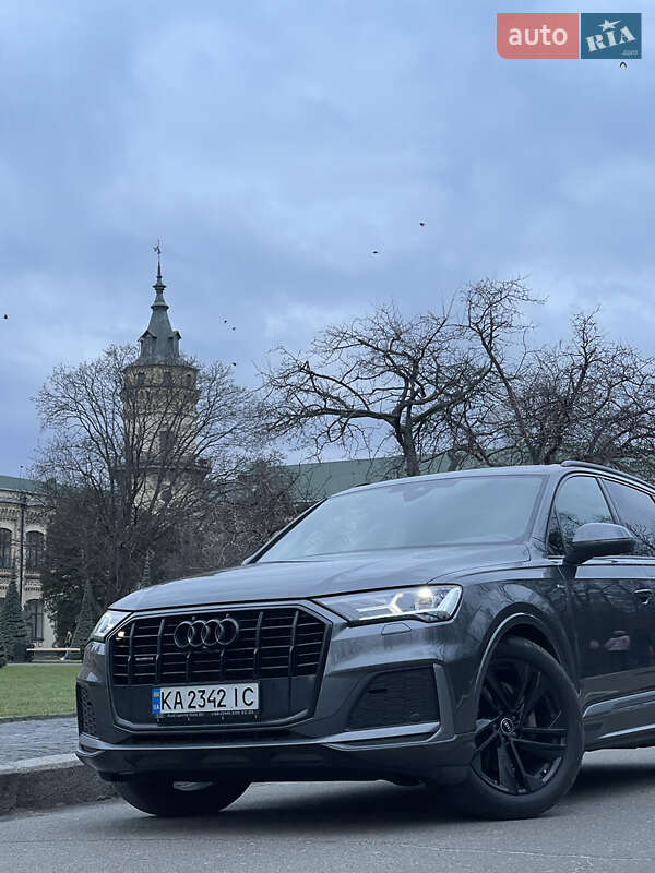 Внедорожник / Кроссовер Audi Q7 2022 в Киеве