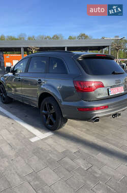 Внедорожник / Кроссовер Audi Q7 2015 в 