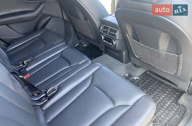 Позашляховик / Кросовер Audi Q7 2017 в 
