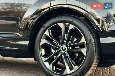 Позашляховик / Кросовер Audi Q7 2024 в 