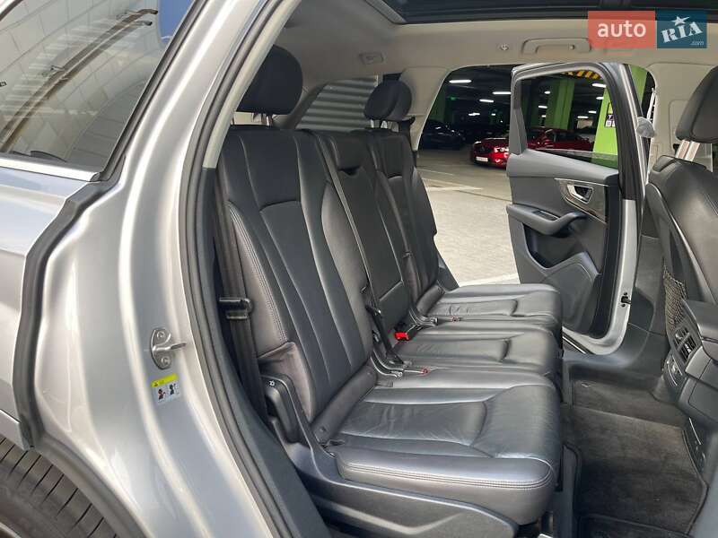 Внедорожник / Кроссовер Audi Q7 2016 в Киеве