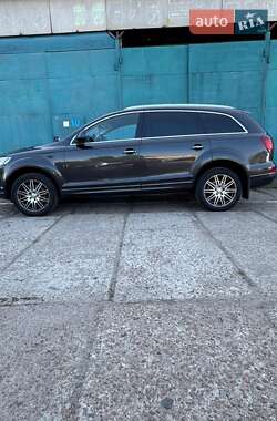 Внедорожник / Кроссовер Audi Q7 2013 в 