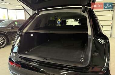 Внедорожник / Кроссовер Audi Q7 2020 в 