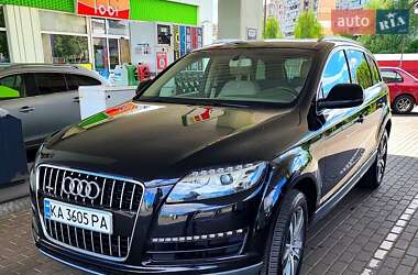 Внедорожник / Кроссовер Audi Q7 2011 в 