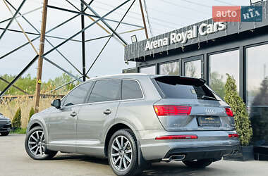 Внедорожник / Кроссовер Audi Q7 2016 в 
