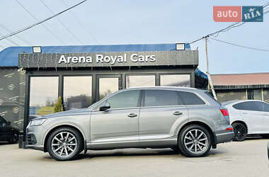 Внедорожник / Кроссовер Audi Q7 2016 в 