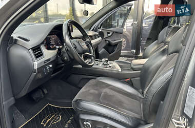 Внедорожник / Кроссовер Audi Q7 2016 в 