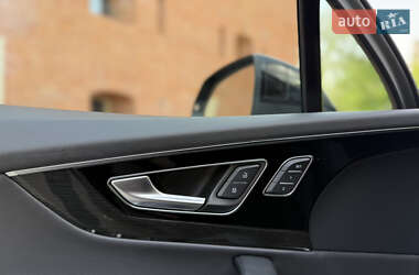Внедорожник / Кроссовер Audi Q7 2017 в 