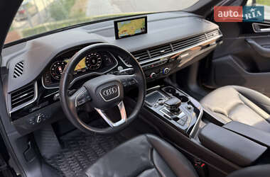 Внедорожник / Кроссовер Audi Q7 2017 в 