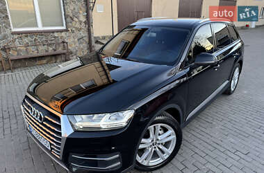 Позашляховик / Кросовер Audi Q7 2015 в 