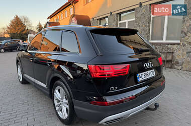 Позашляховик / Кросовер Audi Q7 2015 в 
