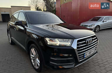 Позашляховик / Кросовер Audi Q7 2015 в 