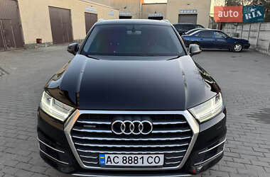 Позашляховик / Кросовер Audi Q7 2015 в 
