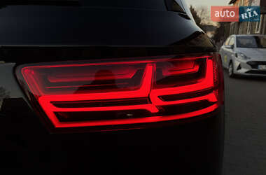 Позашляховик / Кросовер Audi Q7 2015 в 