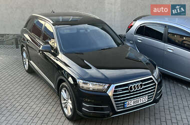 Позашляховик / Кросовер Audi Q7 2015 в 