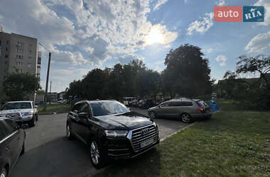 Позашляховик / Кросовер Audi Q7 2015 в 
