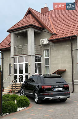 Позашляховик / Кросовер Audi Q7 2015 в 