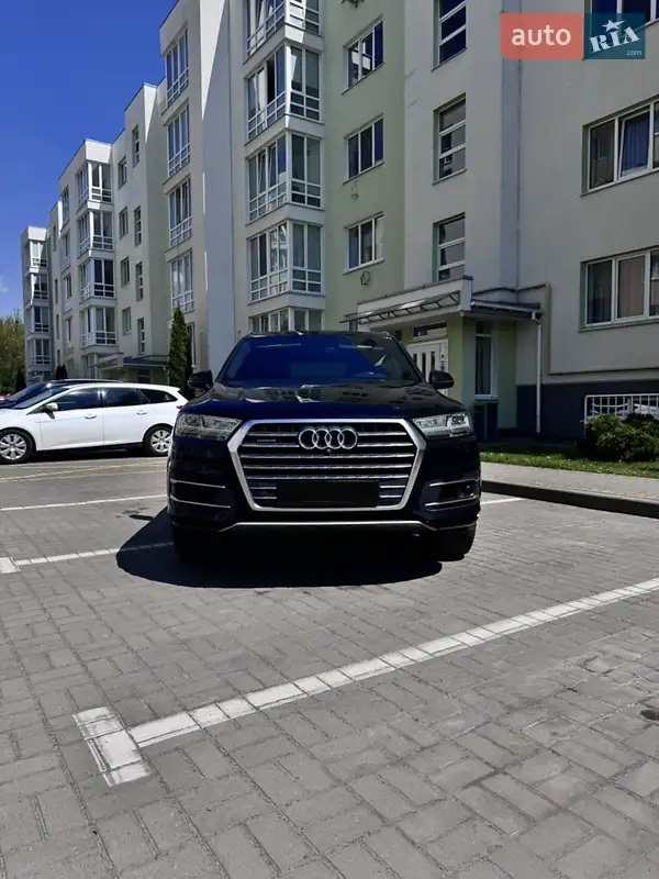 Позашляховик / Кросовер Audi Q7 2016 в 