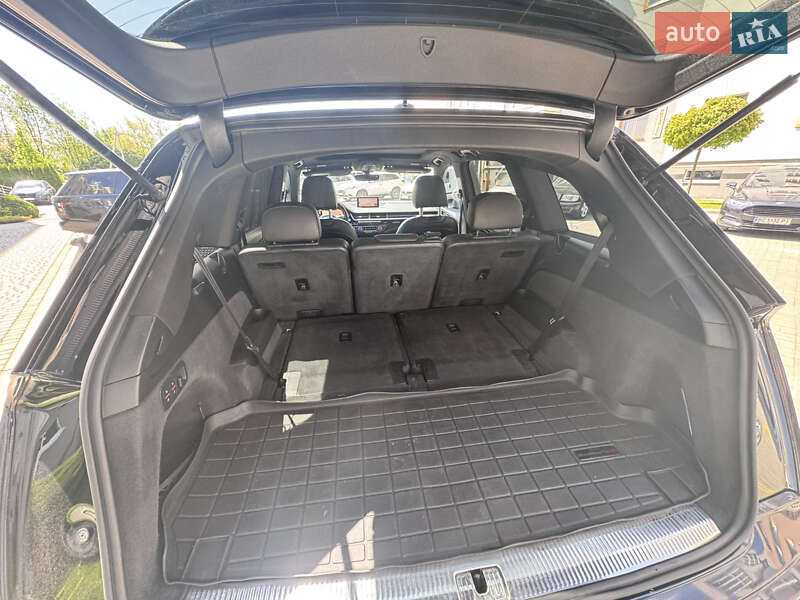 Позашляховик / Кросовер Audi Q7 2016 в Львові