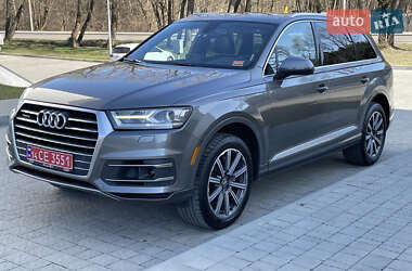 Внедорожник / Кроссовер Audi Q7 2016 в 