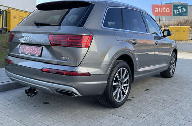 Внедорожник / Кроссовер Audi Q7 2016 в 